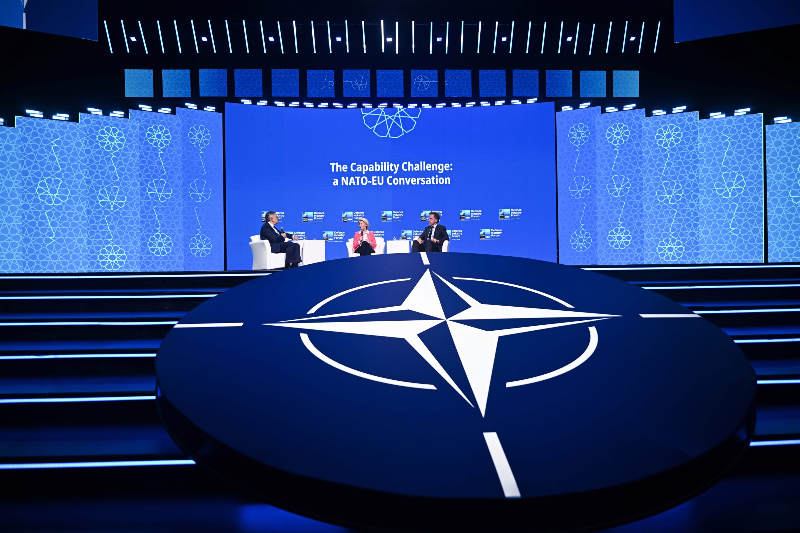 Ankara Zirvesi’nde AB ve NATO Mesajları
