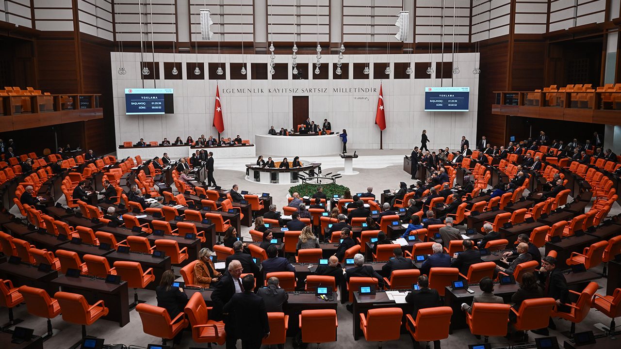 CHP’den 91 Milletvekili Yeni Parti’ye Geçti, CHP 44 Kaldı