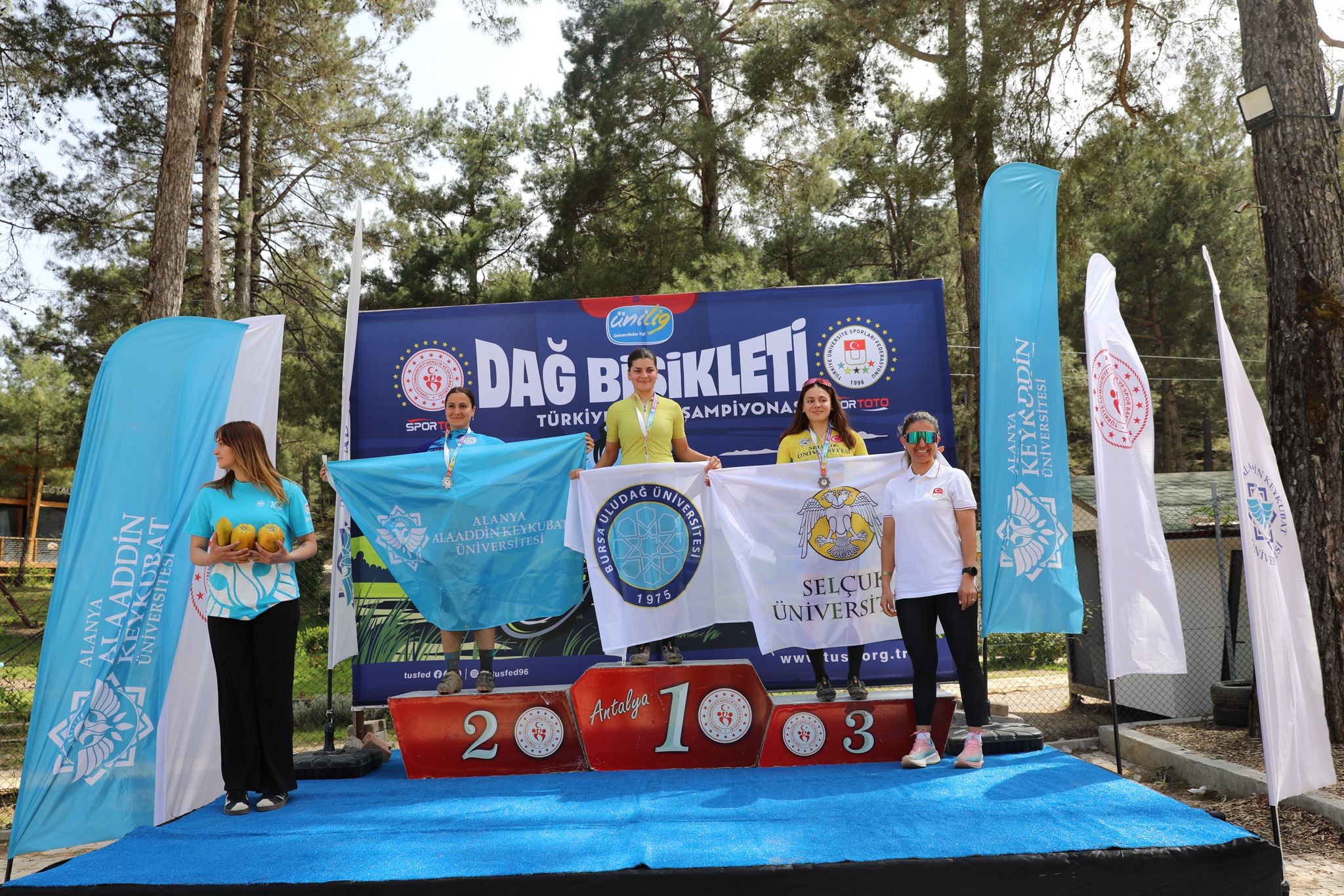 BUÜ’lü Şampiyon Sporculardan Rektör Yılmaz’a Ziyaret