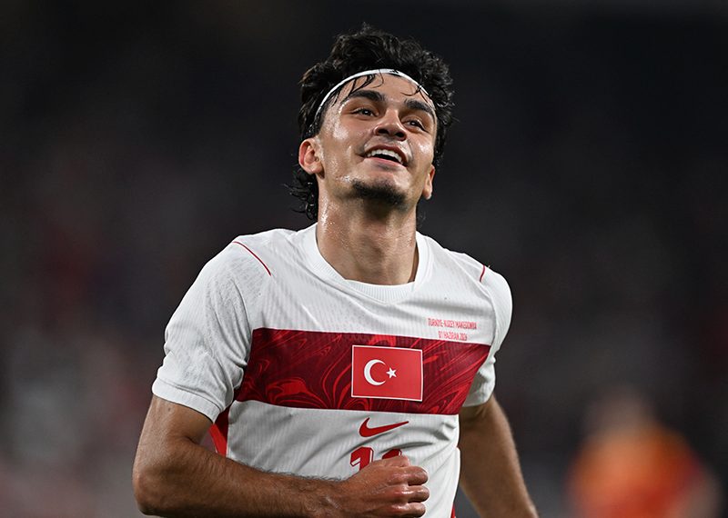 Galatasaray’ın Can Uzun Görüşmeleri Sürüyor