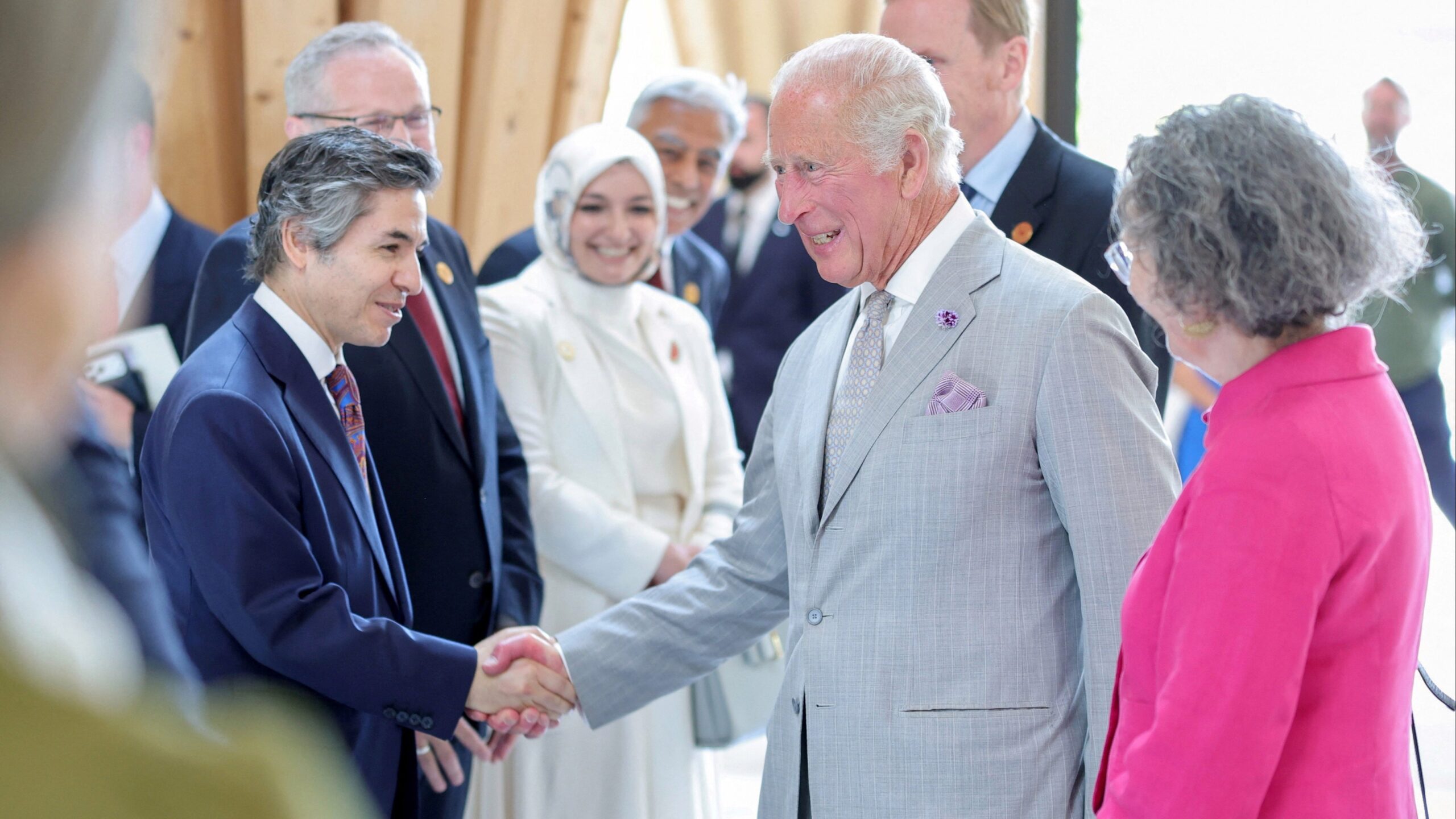 Kral III. Charles’ın Cambridge Merkez Camisi Ziyareti