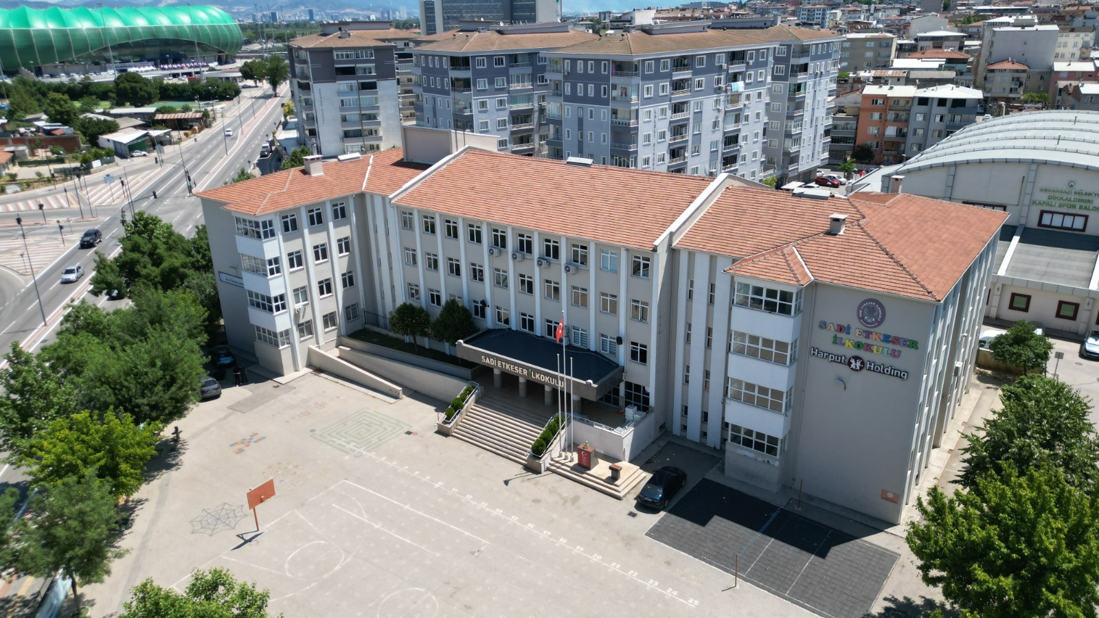 Eğitim yuvaları Büyükşehir’le yenileniyor