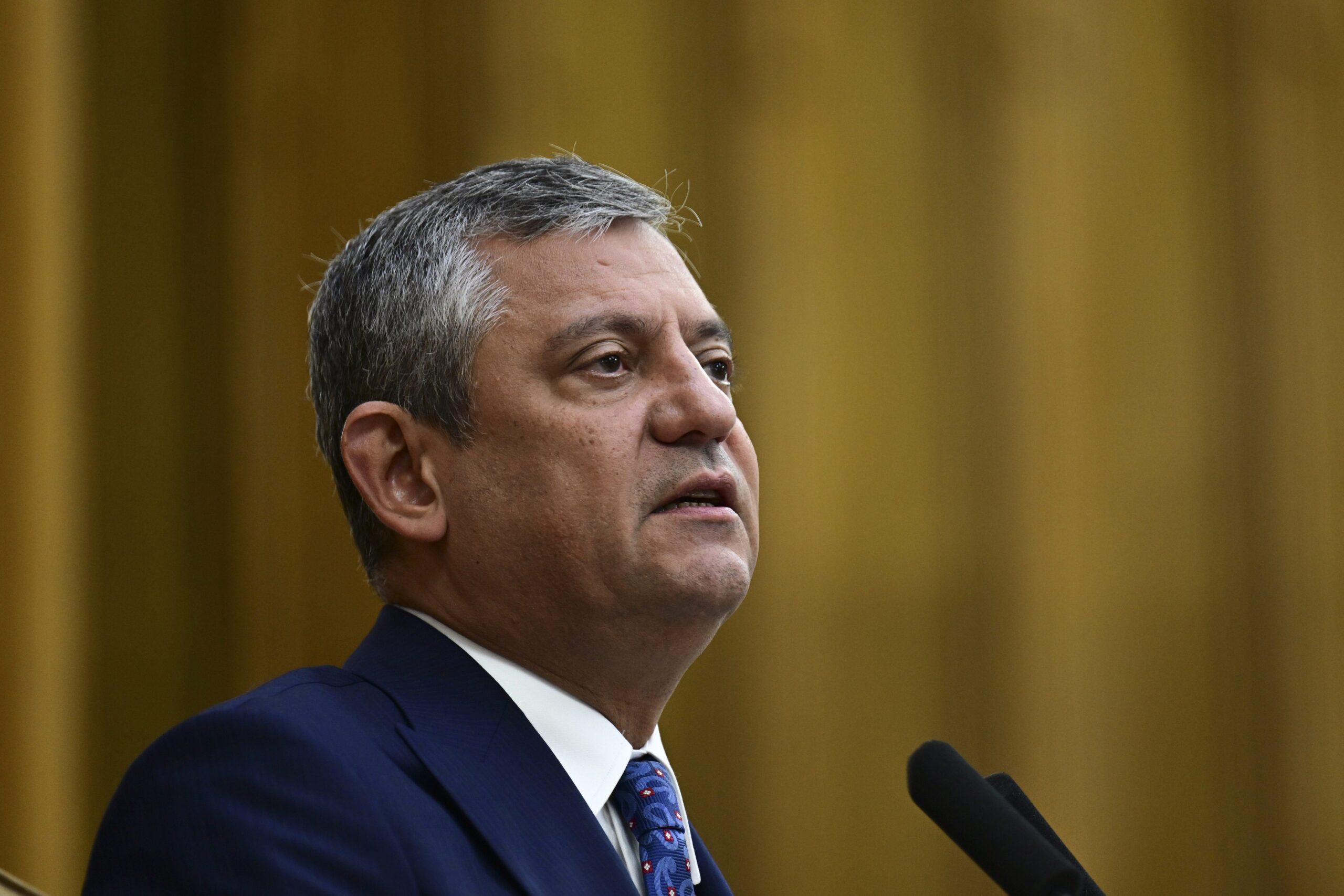 Özgür Özel: Yeni Parti Hazırlıkları ve Yargı Süreci