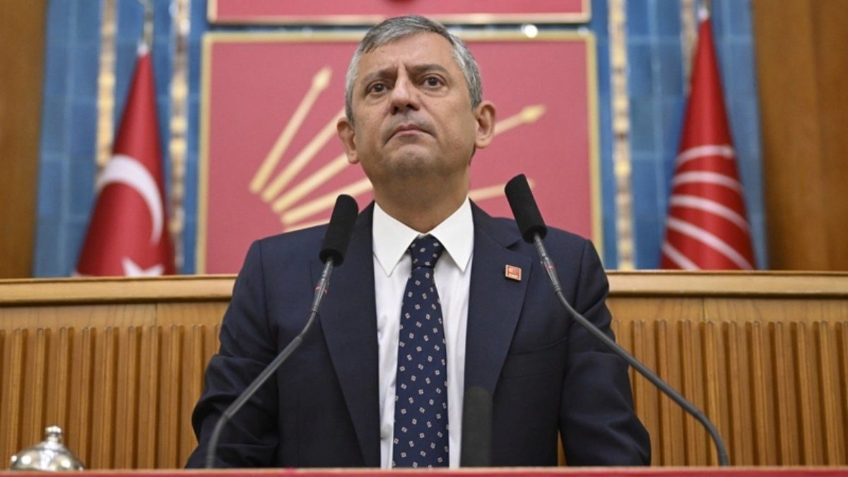 Özgür Özel’in Ayrılığı ve Uluslararası Yankıları