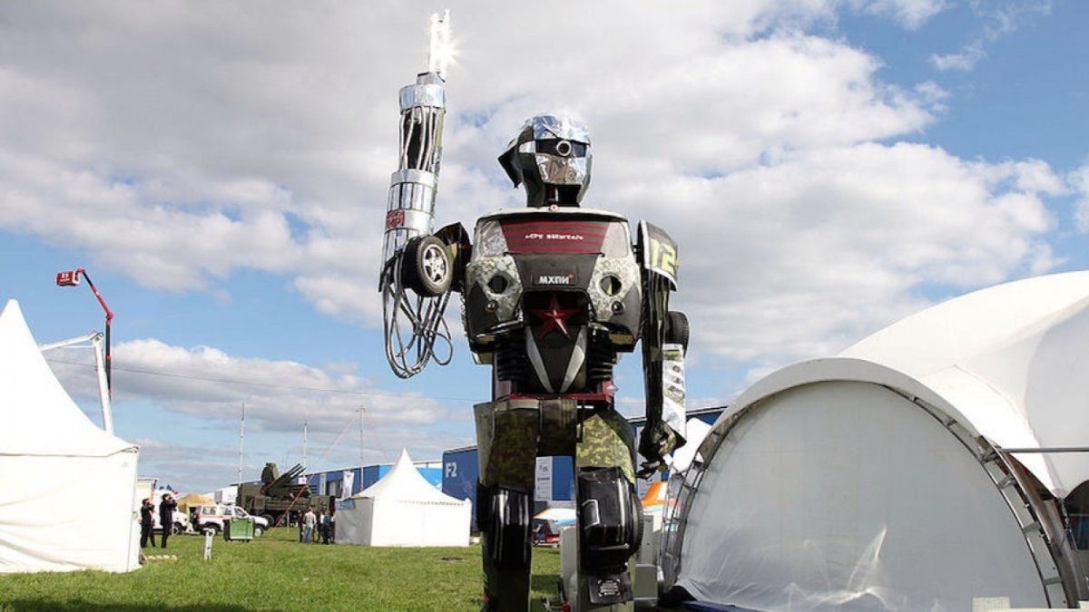 Phantom İnsansı Robotlar ve Askeri Kullanımın Gelişimi
