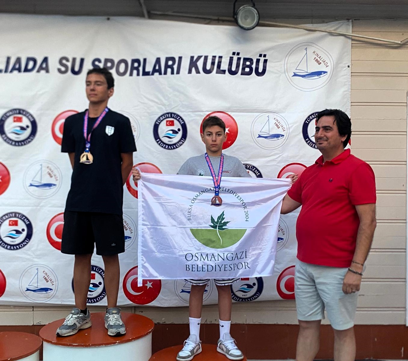Osmangazi’nin Kulaçları Prens Adaları’nda Madalyaya Uzandı