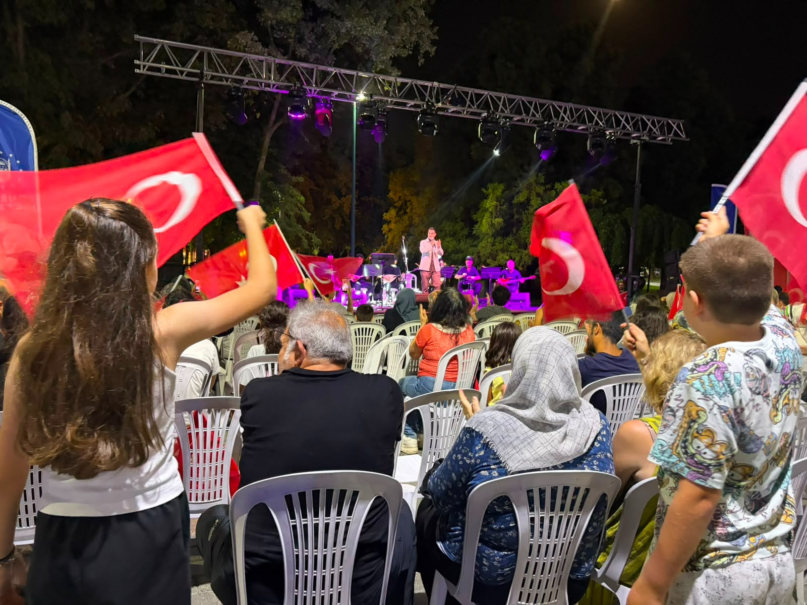 Kültürpark’ta zafer türküleri