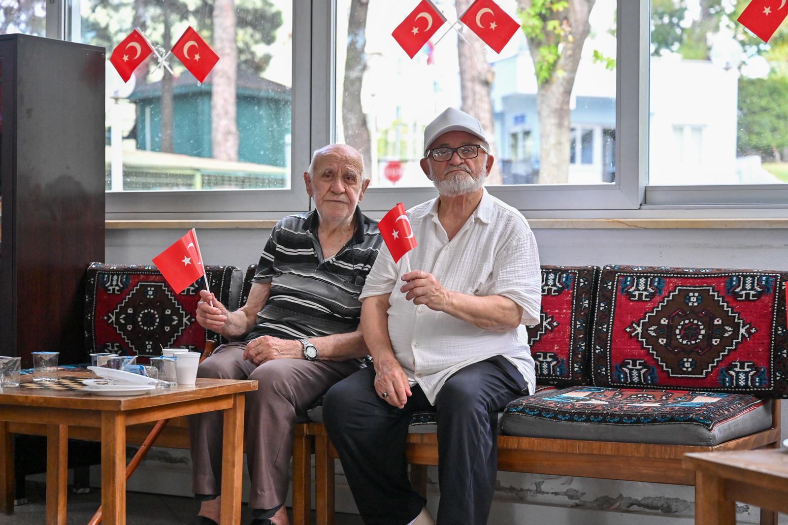 Bursa’da 7’den 70’e zafer sevinci
