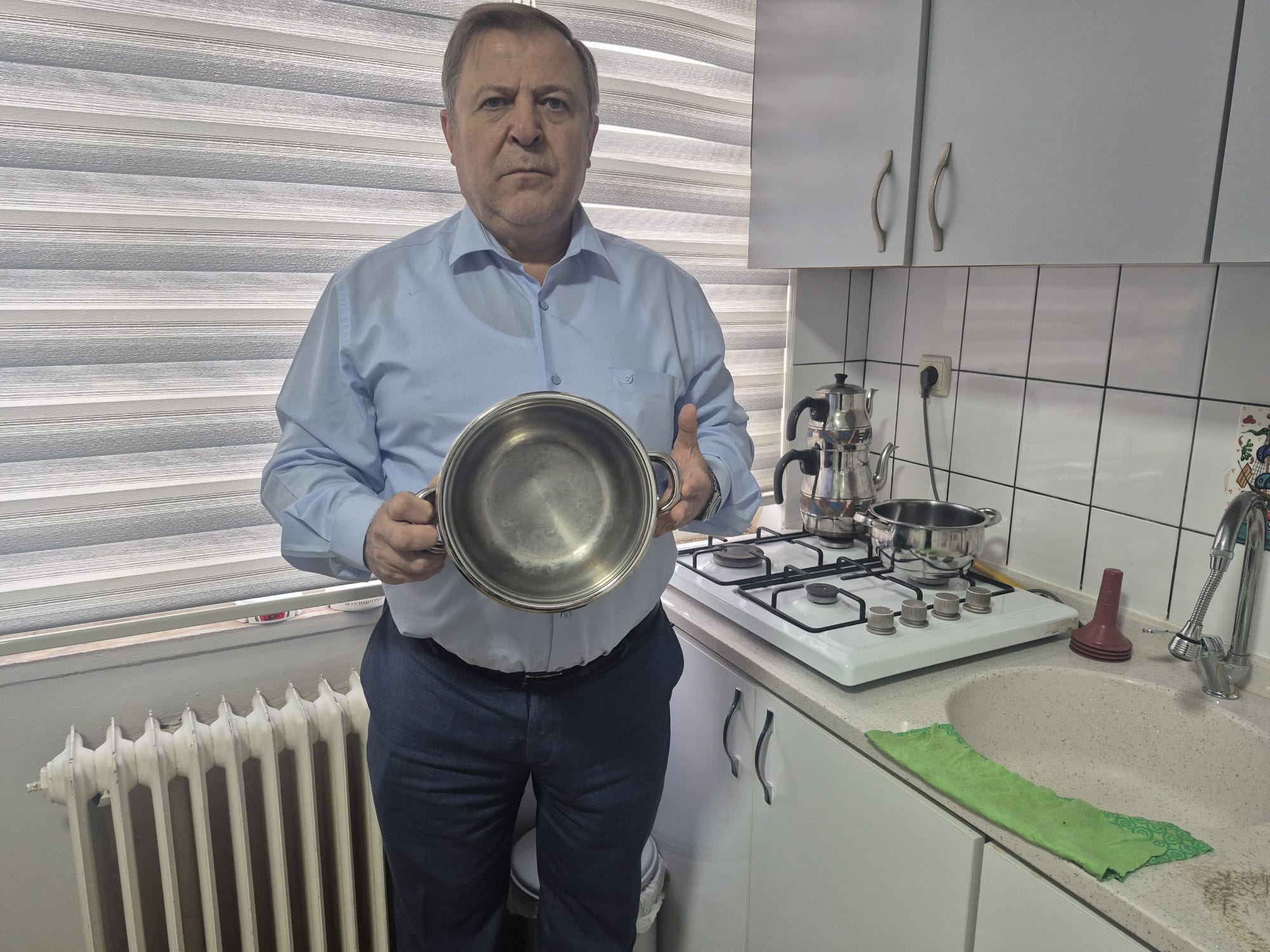 Emeklinin Tenceresinde Dert Pişiyor!